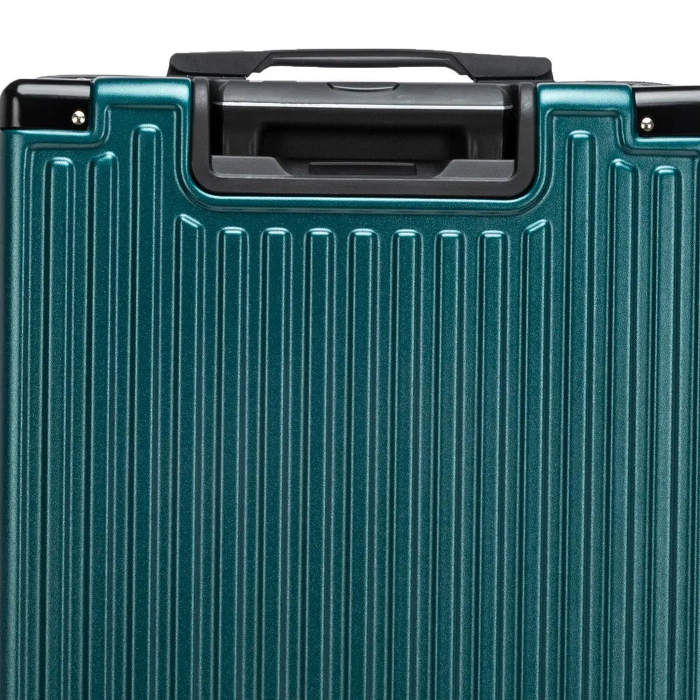 Lequeen Lightweight Carry-On Suitcase – 8kg Capacity, Durable & Compact with Spinner Wheels